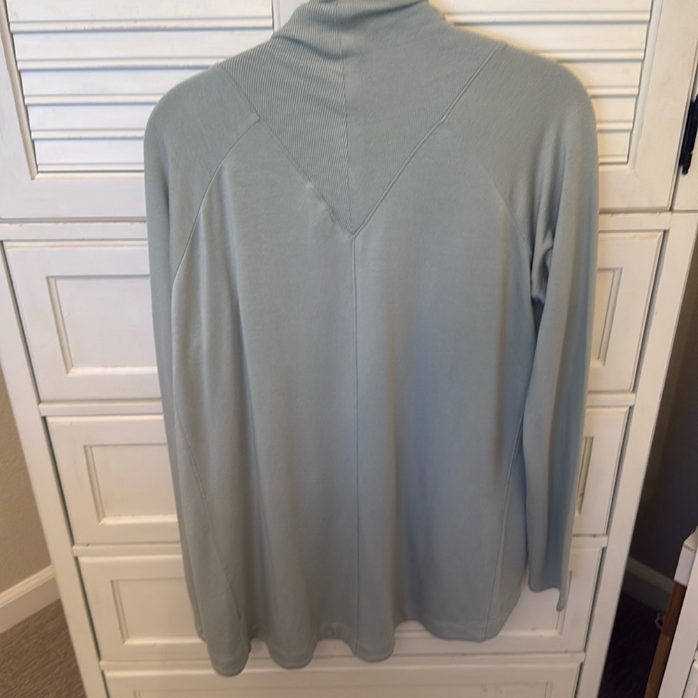 Like-New Athleta Nirvana Wear Two Ways Wrap Opal Green Small - Picture 5 of 7